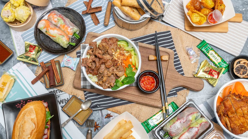 Le’s Kitchen Viet Cuisine cover