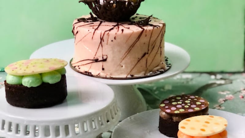 Dello Mano Cake & Brownie Boutique cover