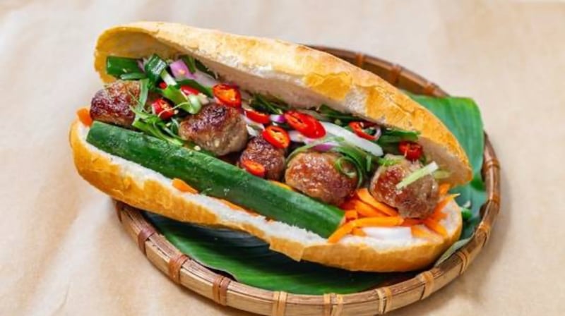 Banh mi Phuong 18 cover