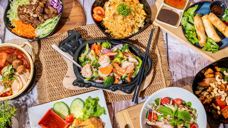 HONG KITCHEN & BAR cover