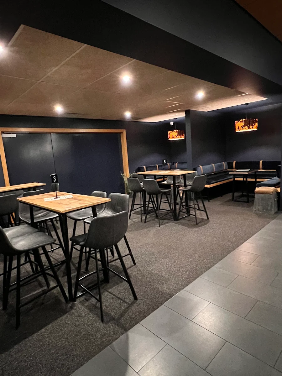 Vibe, Bayviews Restaurant & Lounge Bar