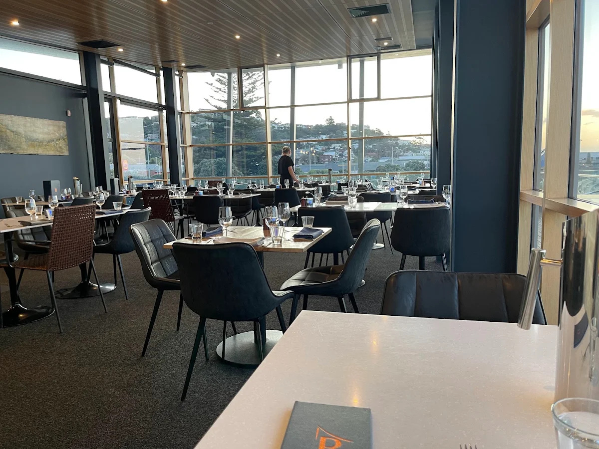 Vibe, Bayviews Restaurant & Lounge Bar