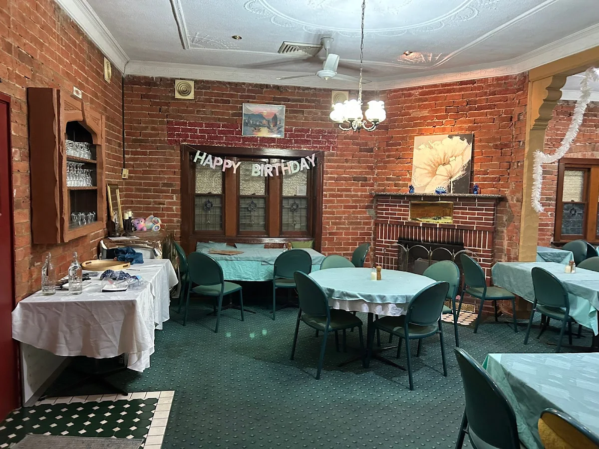 Vibe, Dubbo Feast House