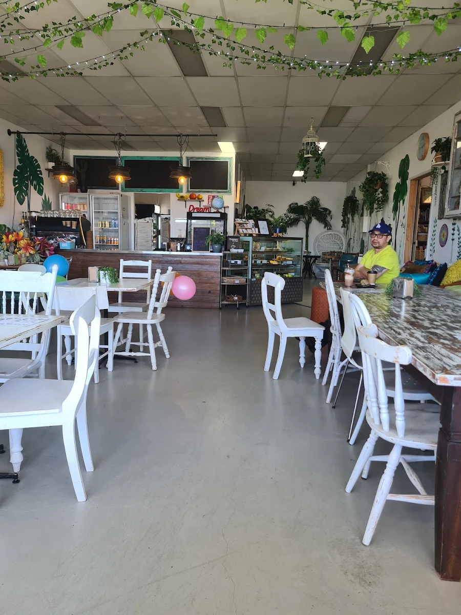 Vibe, Dreamers Coffee Shop