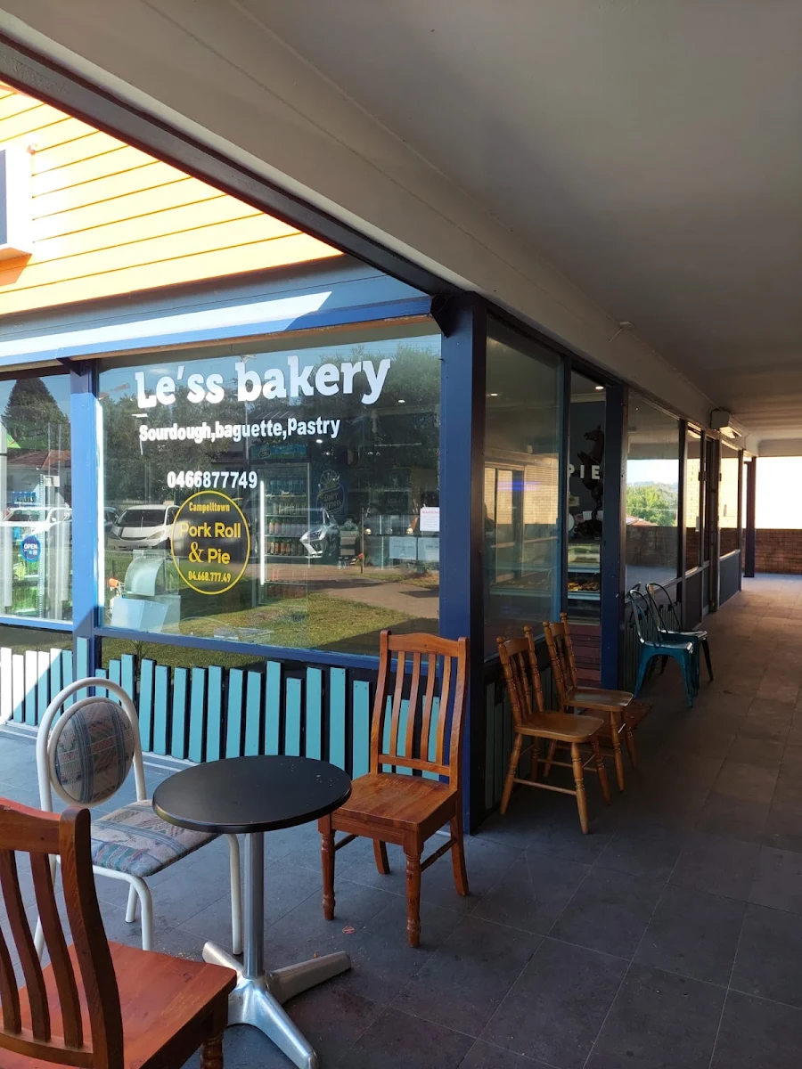 Vibe, Le'ss bakery