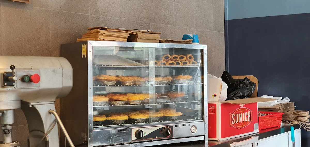 Vibe, Le'ss bakery