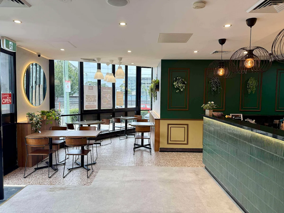 Vibe, GR8 Thai Revesby