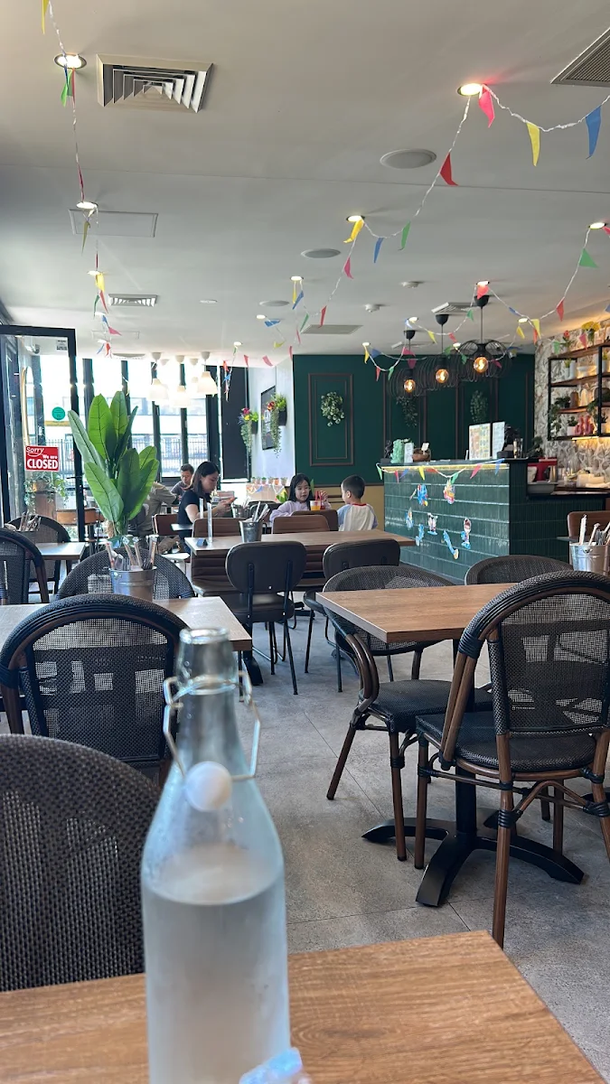 Vibe, GR8 Thai Revesby