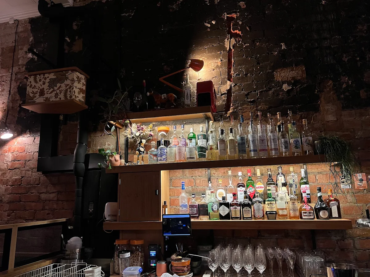 Vibe, Chronicles Bar