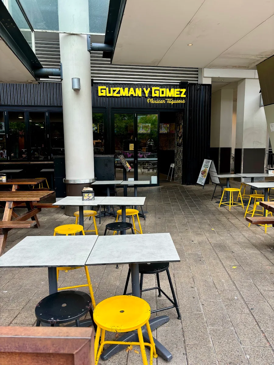 Vibe, Guzman y Gomez - MacArthur Square
