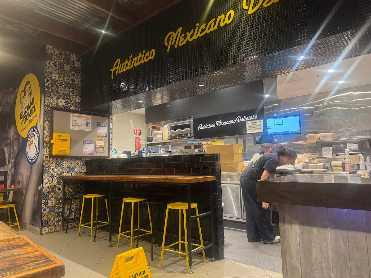 Vibe, Guzman y Gomez - MacArthur Square