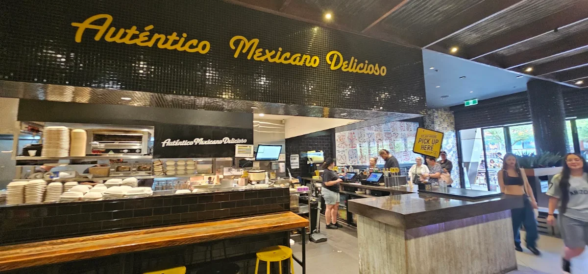Vibe, Guzman y Gomez - MacArthur Square