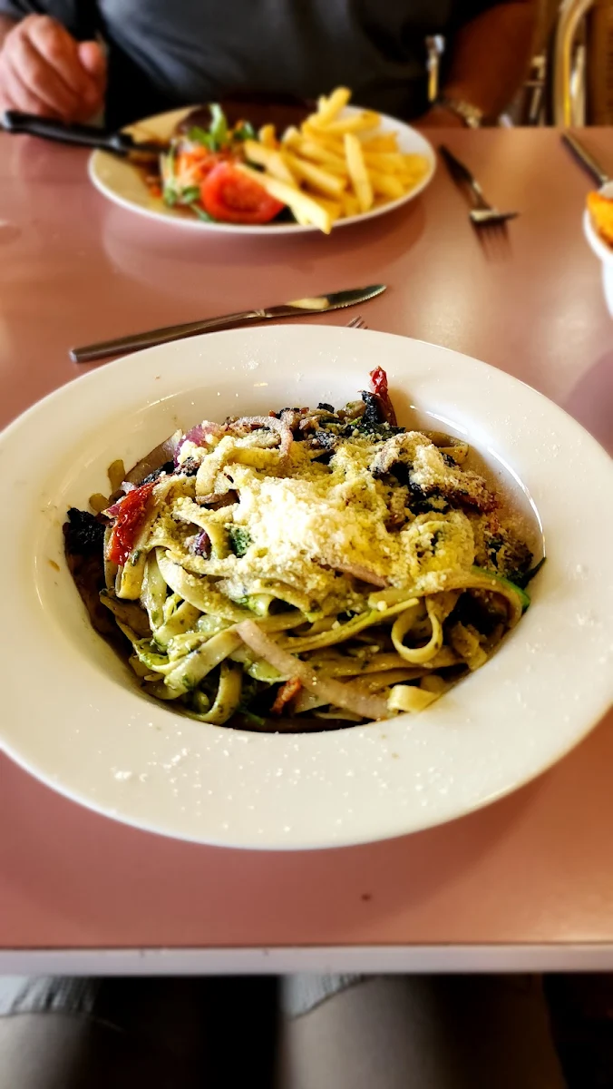Food & drink, Augusta Hotel