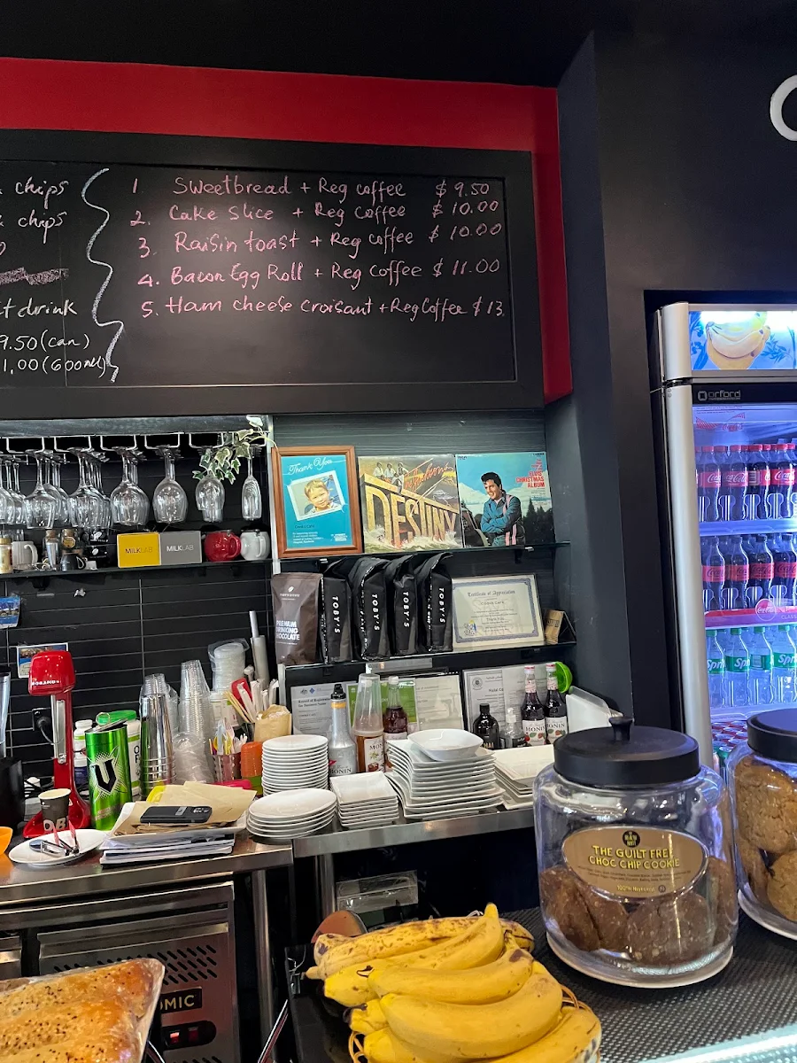 Vibe, Cooks Cafe