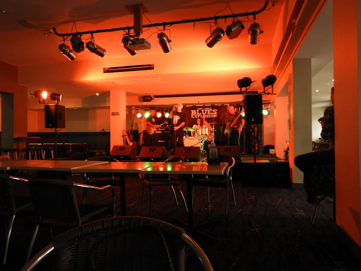 Vibe, Budgewoi Hotel