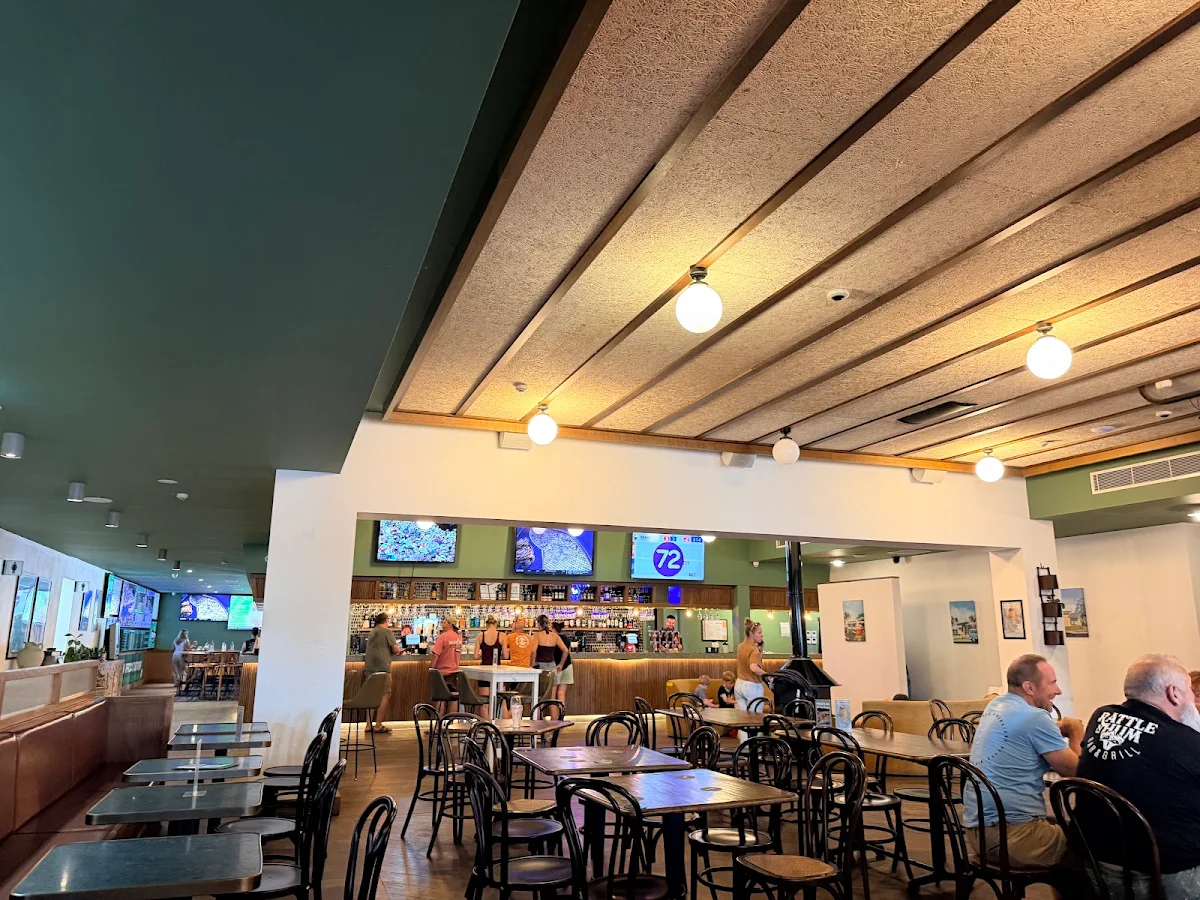 Vibe, Budgewoi Hotel