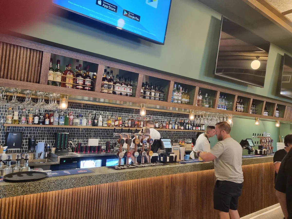Vibe, Budgewoi Hotel