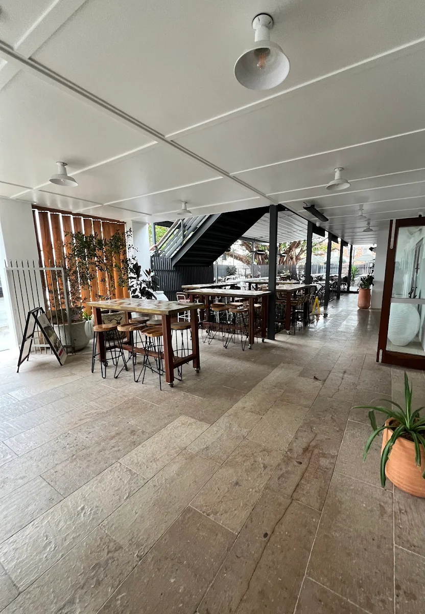 Vibe, Budgewoi Hotel