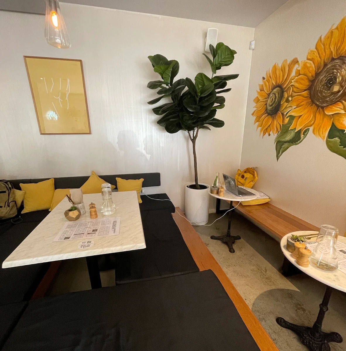 Vibe, Serotonin Eatery