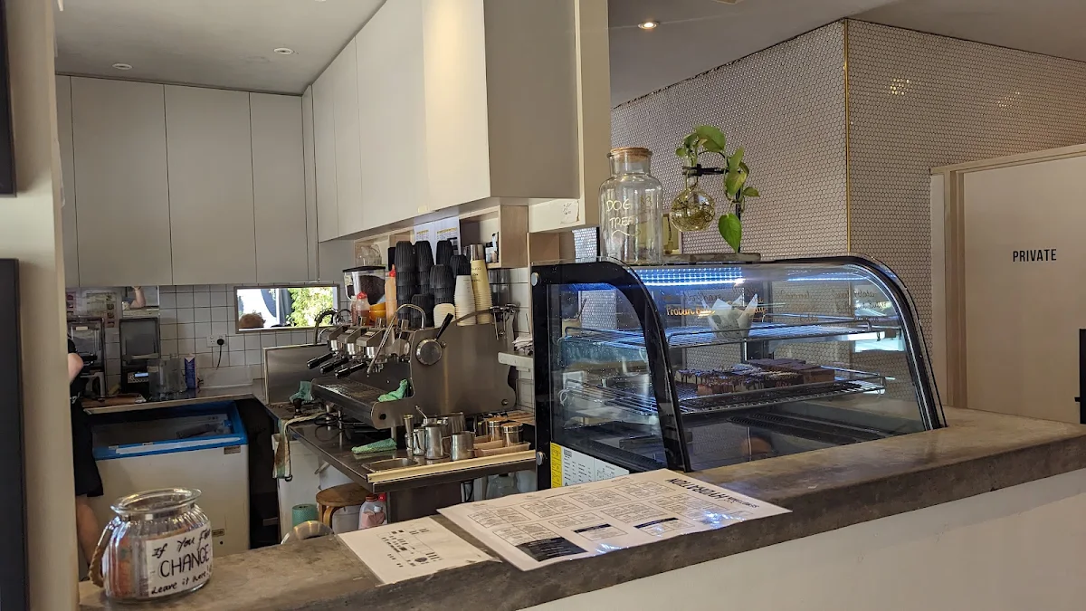 Vibe, Serotonin Eatery