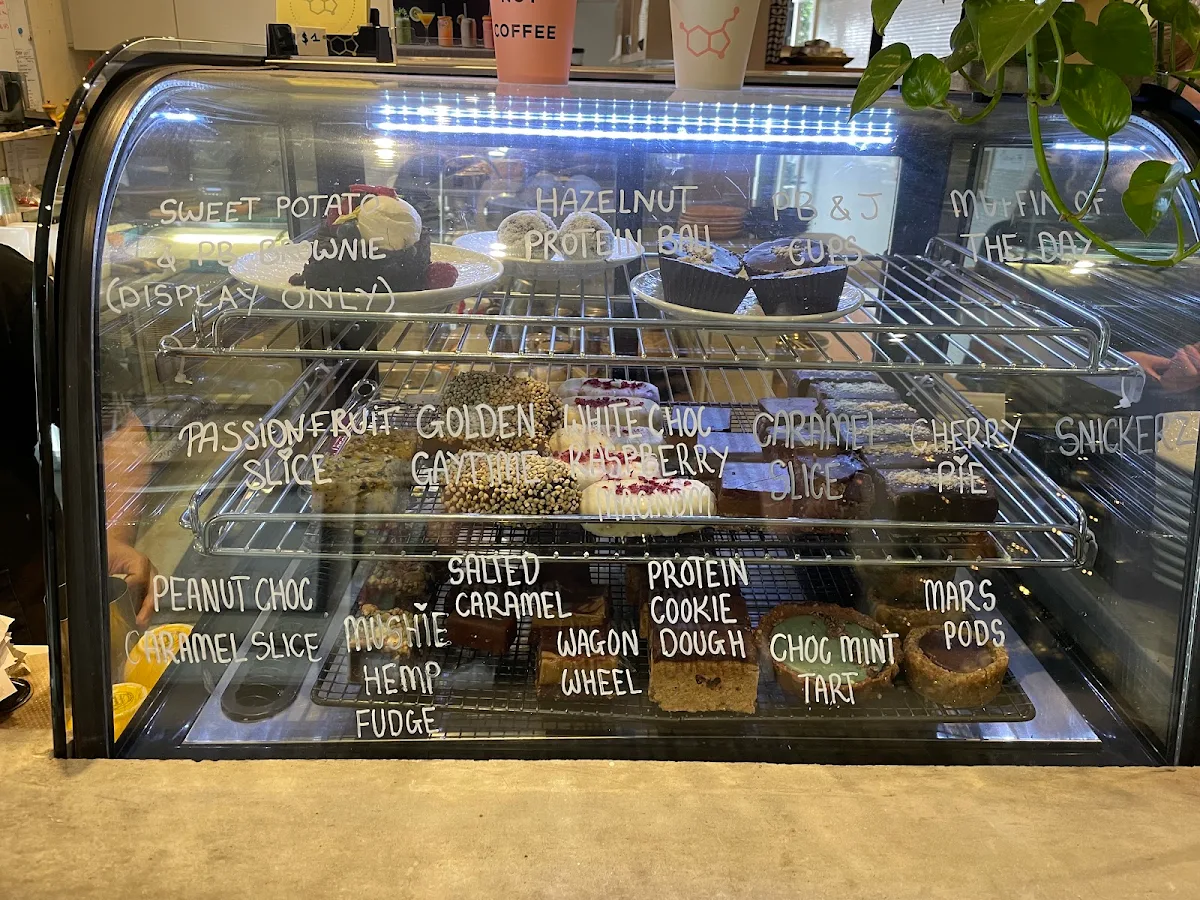 Vibe, Serotonin Eatery