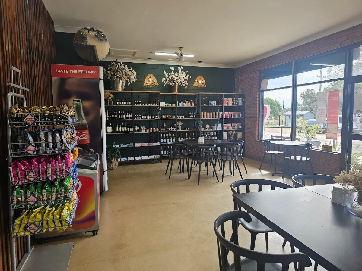 Vibe, The Major Cafe & General Store