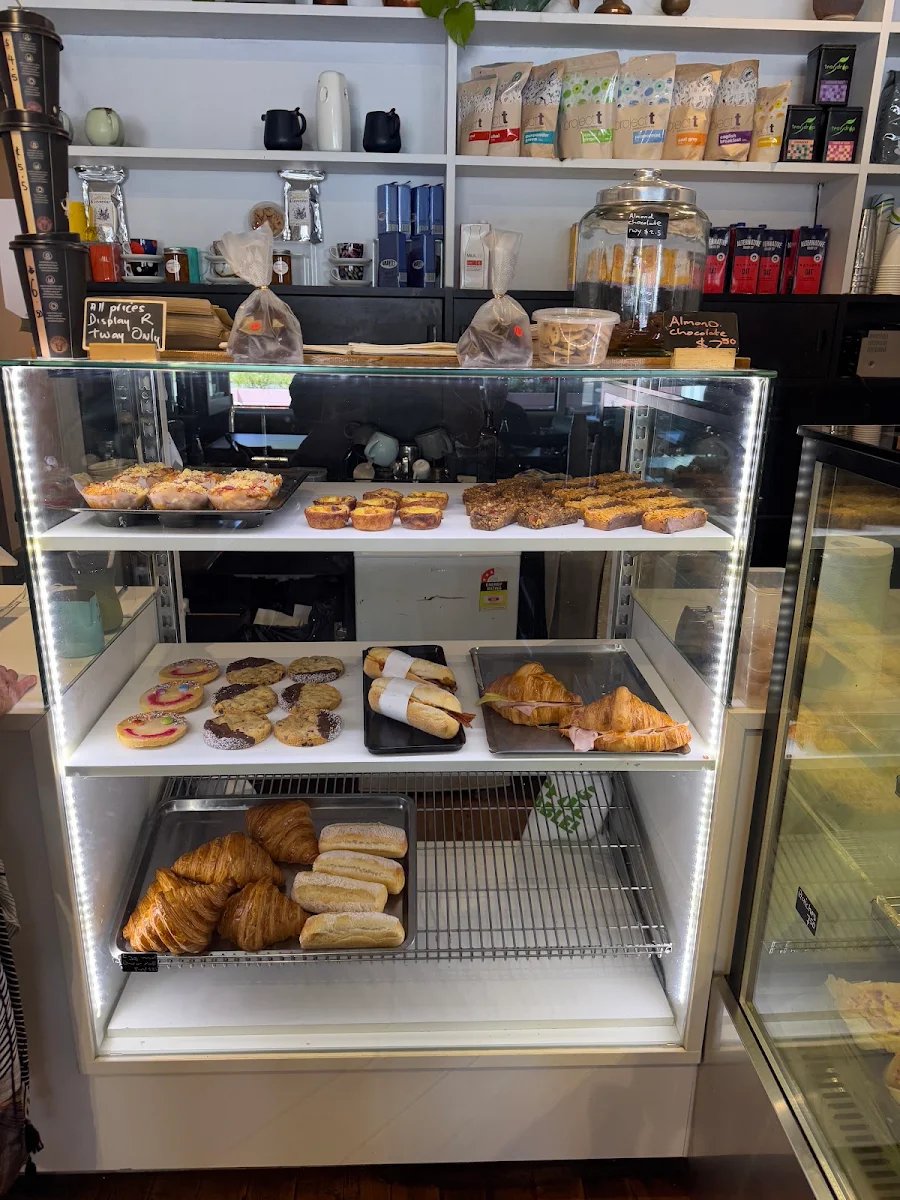 Vibe, Lavender Cafe & Bakery