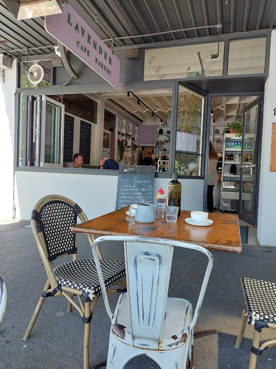 Vibe, Lavender Cafe & Bakery