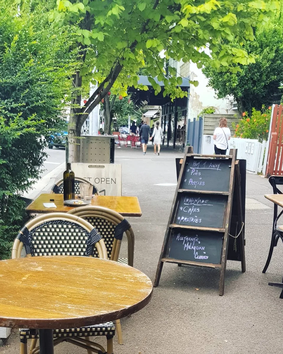 Vibe, Lavender Cafe & Bakery