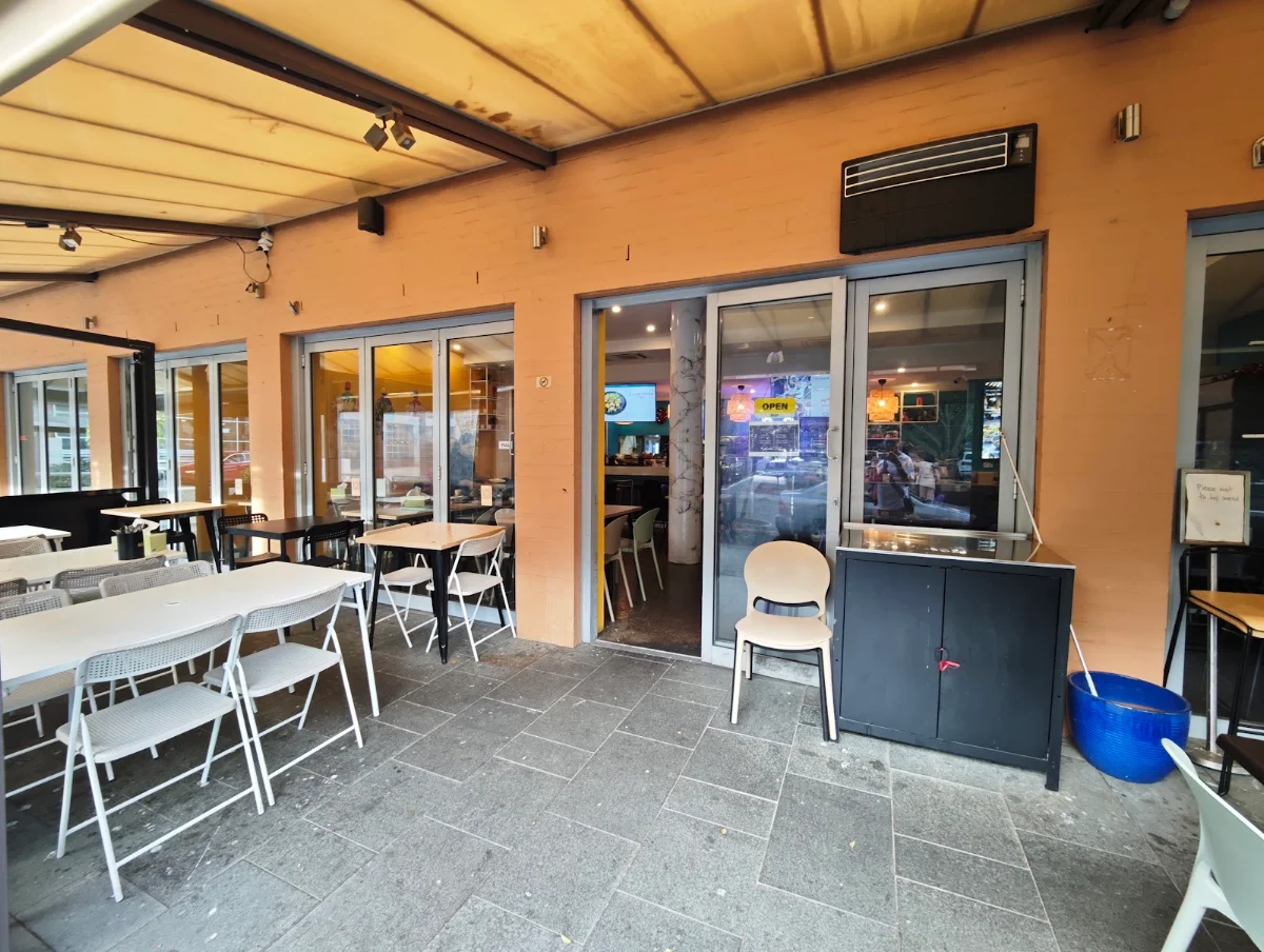 Vibe, Hippo Noodle House