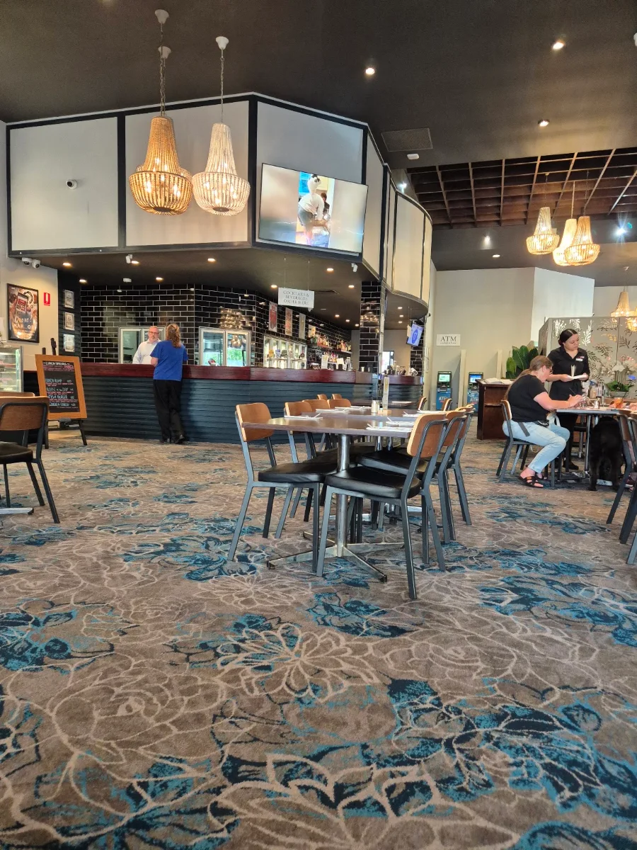 Vibe, Windaroo Tavern