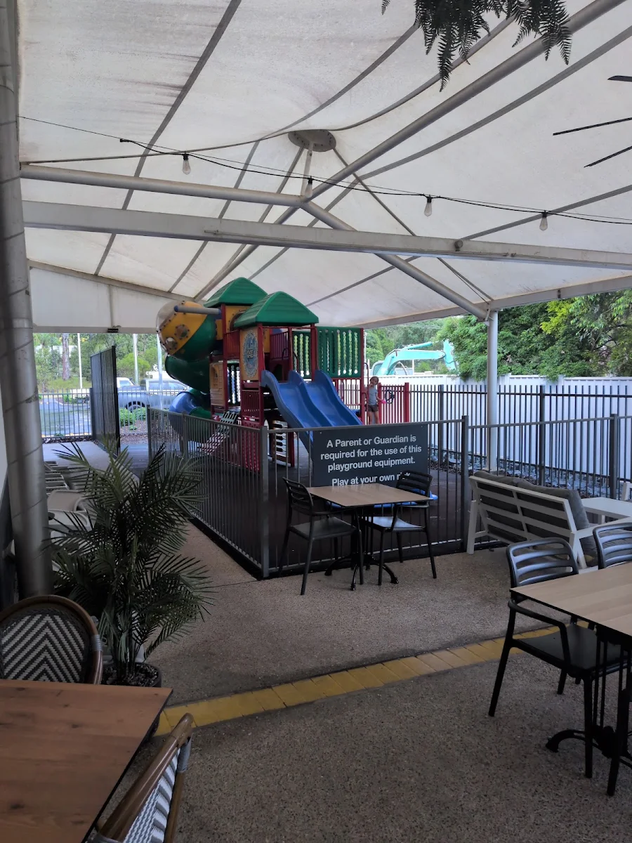 Vibe, Windaroo Tavern