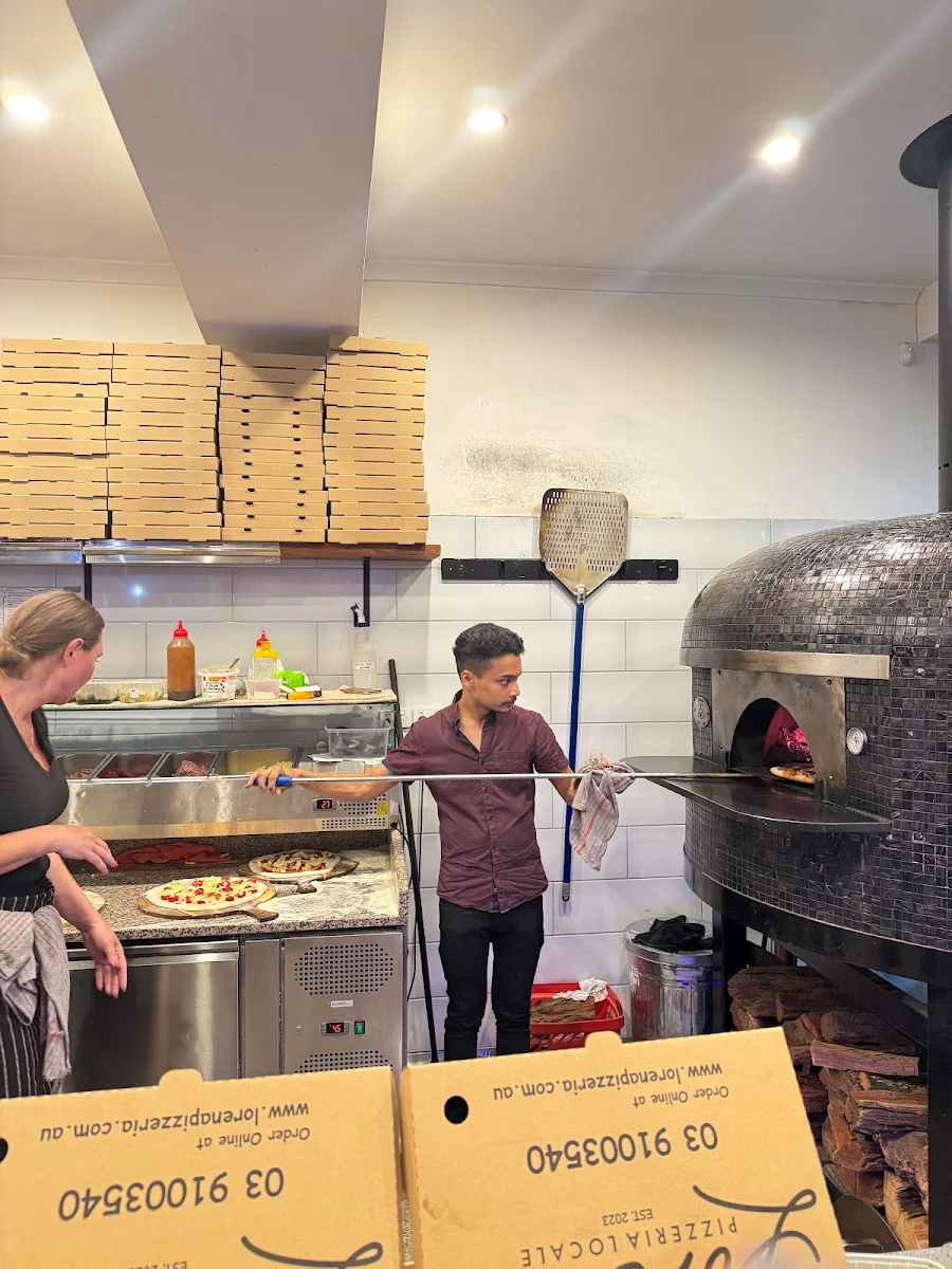 Vibe, Lorena Pizzeria Locale