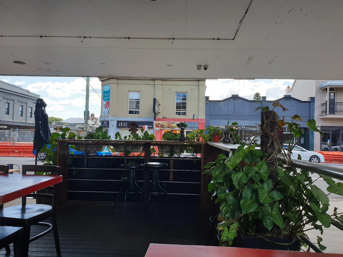 Vibe, Sanctum Cafe