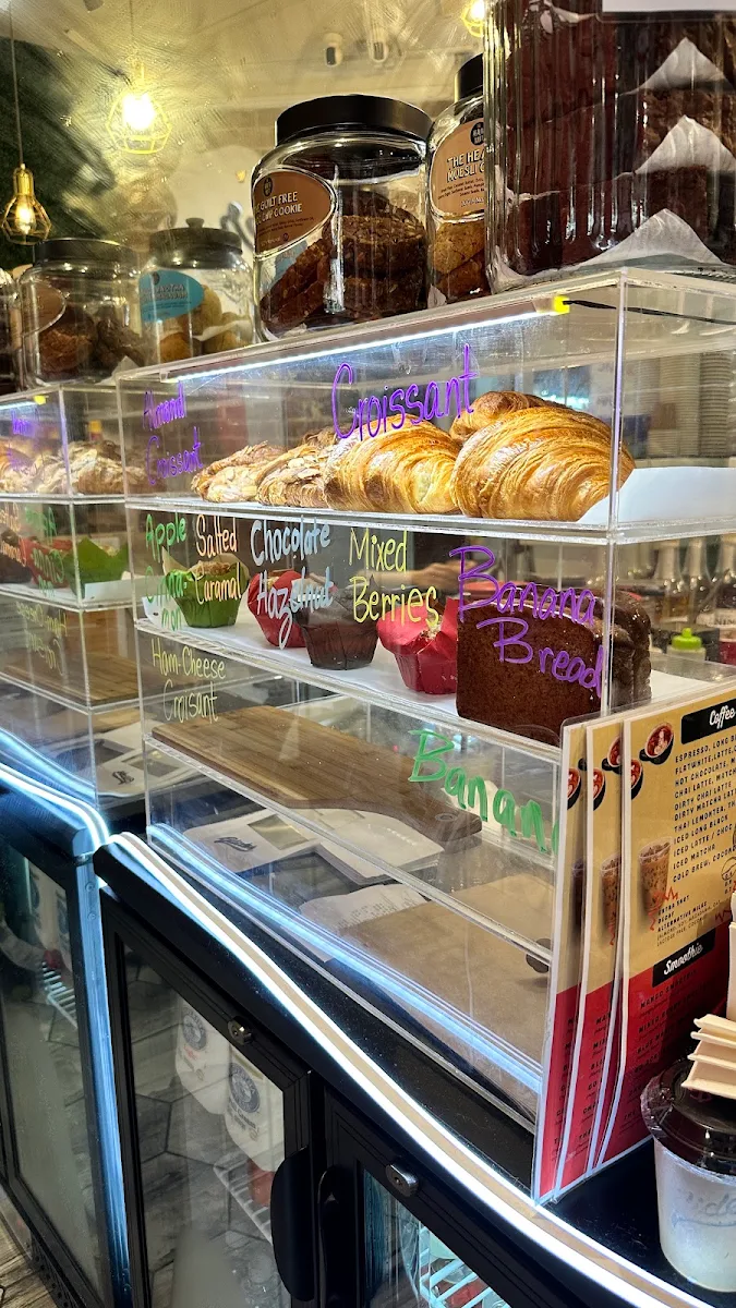 Vibe, Glider Cafe