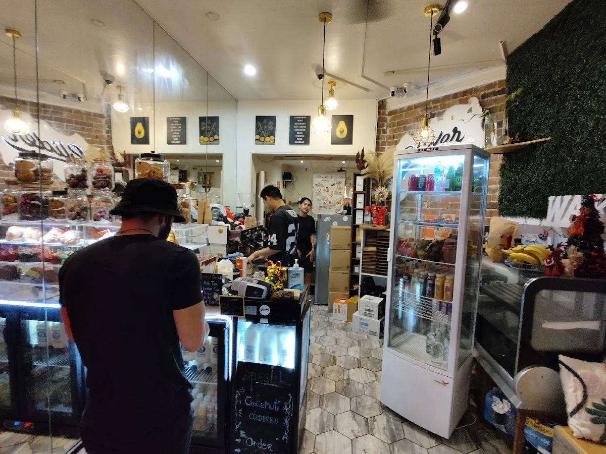 Vibe, Glider Cafe