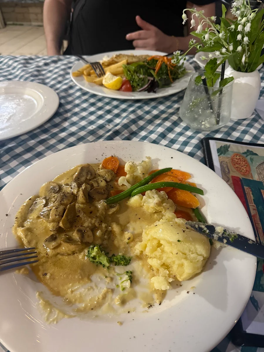 Food & drink, La Costa Restaurant