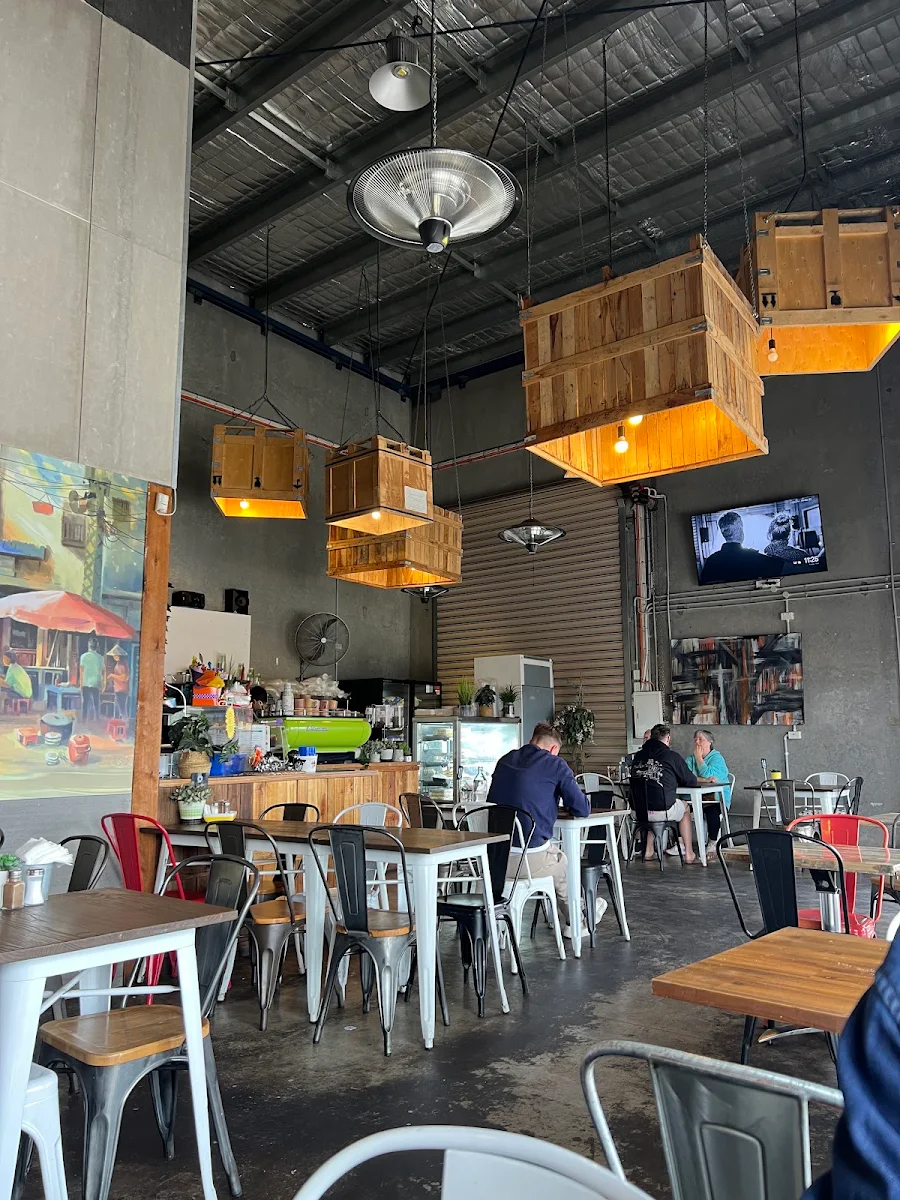 Vibe, Café Palat