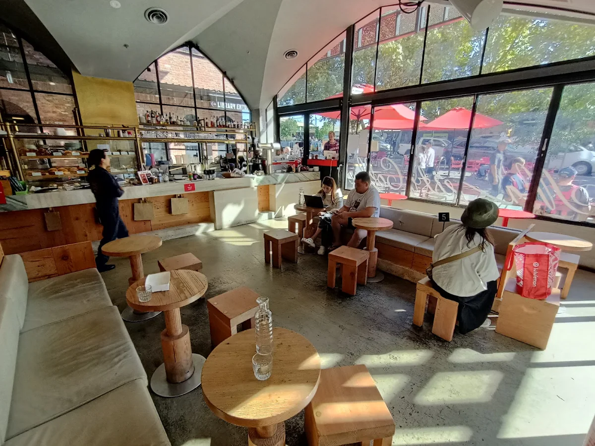 Vibe, Majesty Coffee