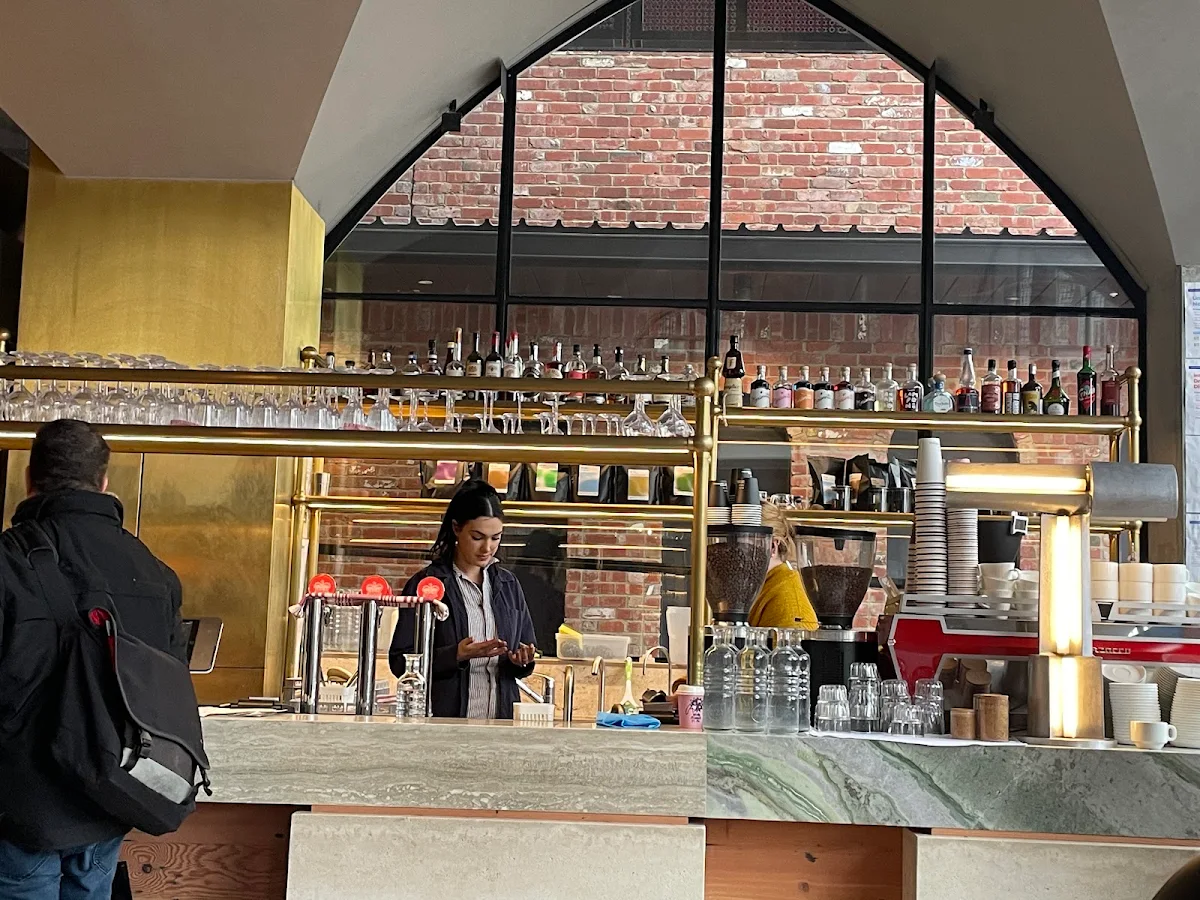 Vibe, Majesty Coffee