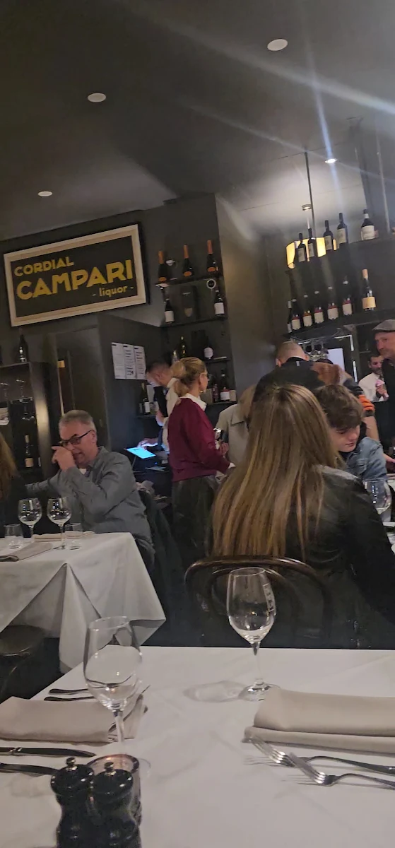 Vibe, TÁVOLA Restaurant