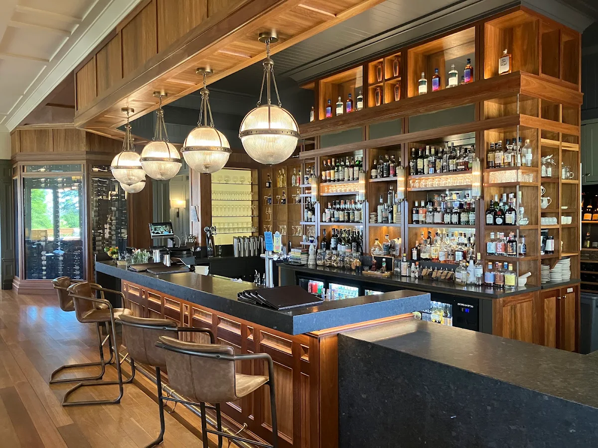 Vibe, Homage Restaurant