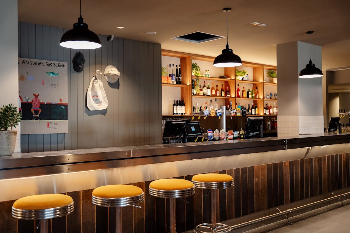 Vibe, Hotel Allen