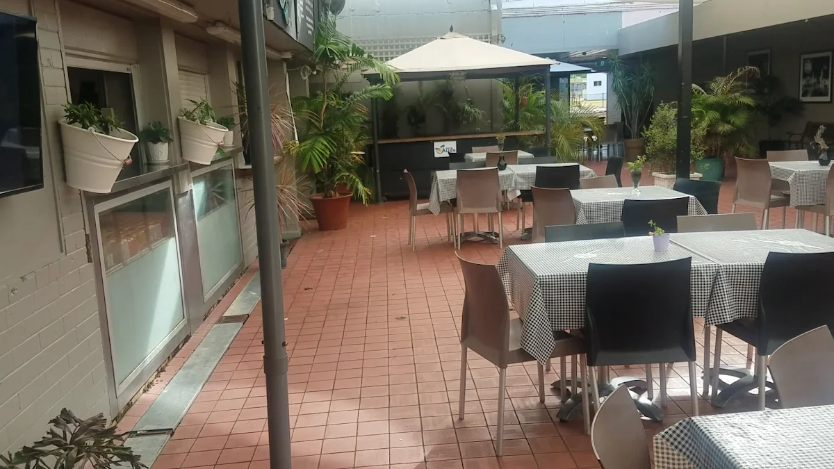 Vibe, Hotel Allen
