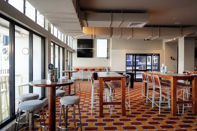 Vibe, Hotel Allen