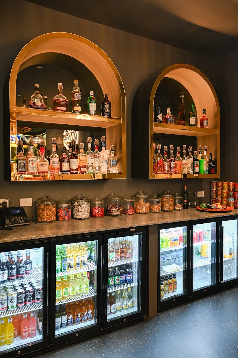 Vibe, New Victoria Tavern