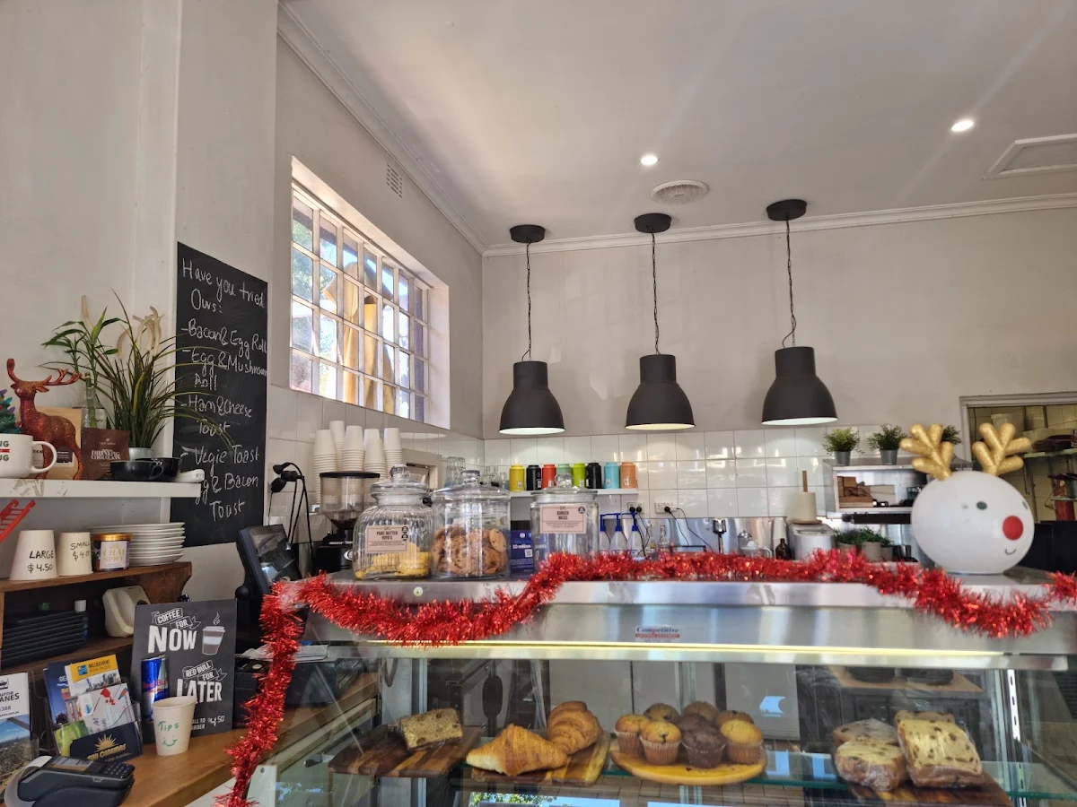 Vibe, Hug a Mug Cafe