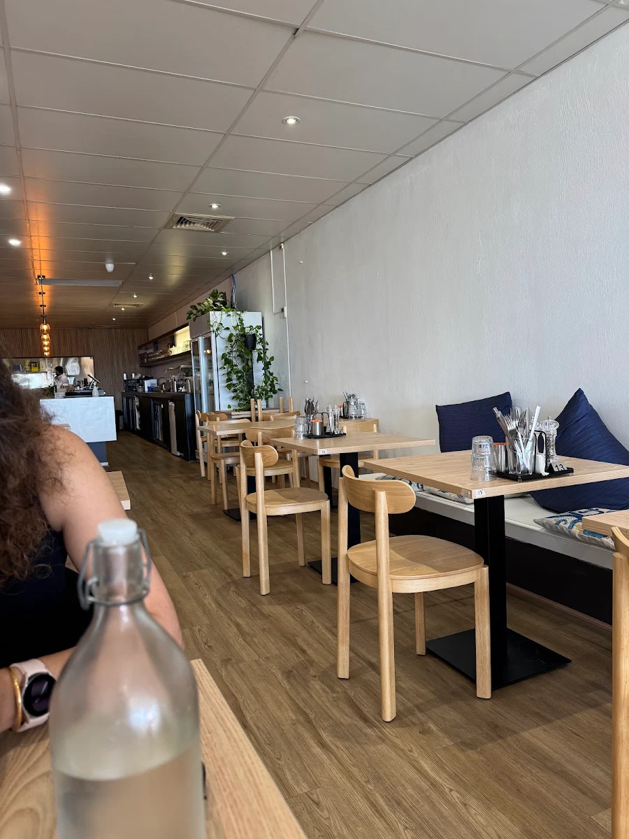 Vibe, Hapi Cafe & Restaurant Rye