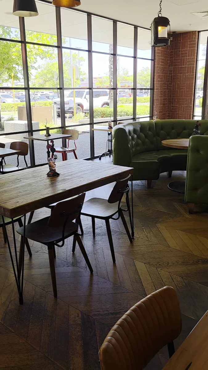 Vibe, Nando's Belmont Forum