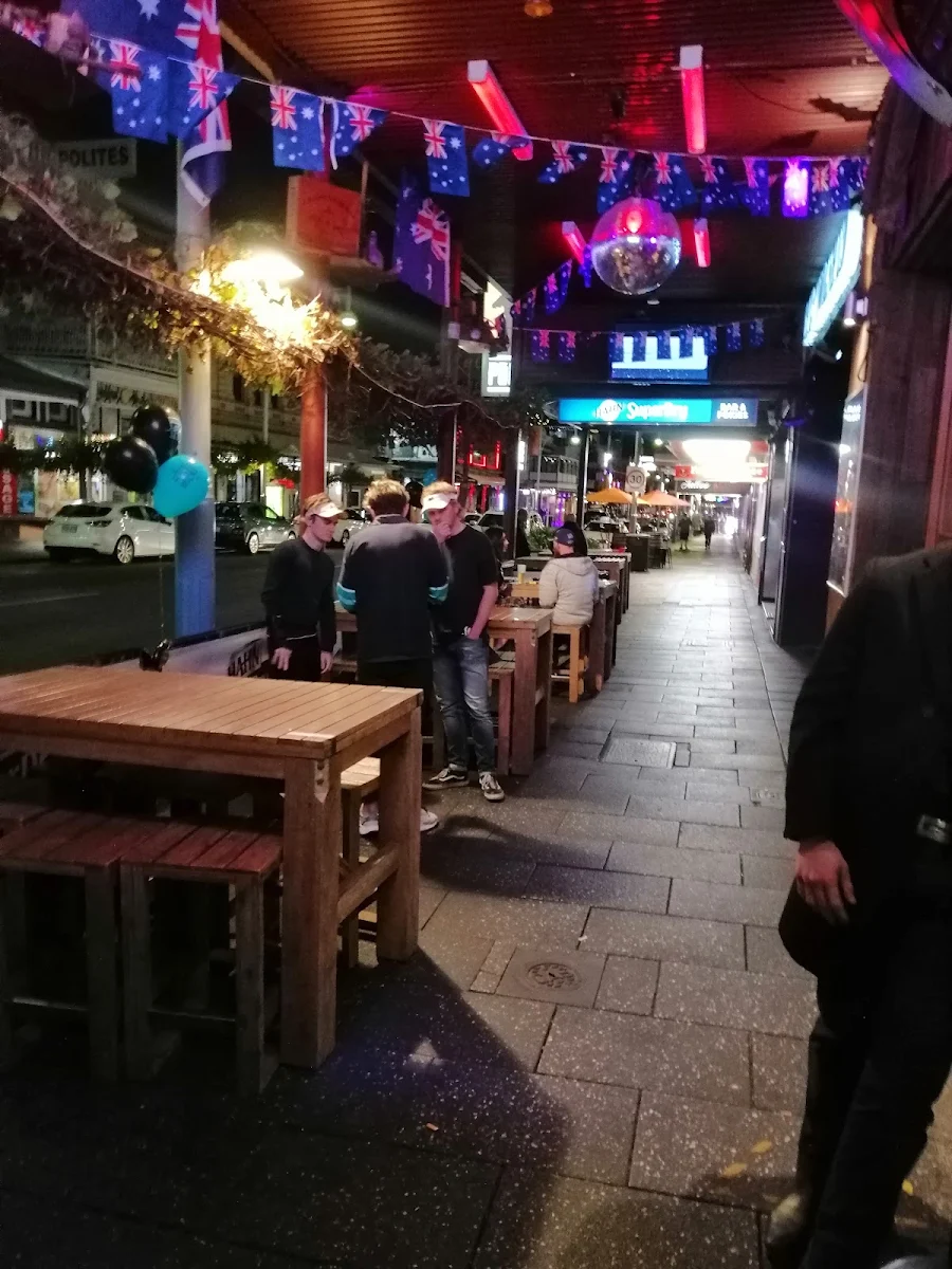 Vibe, Woolshed on Hindley